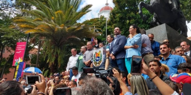 Guaidó hizo su primer discurso como presidente encargado / Twitter: @AsambleaVE