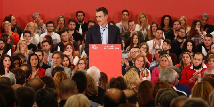 Sánchez es el favorito en todas las encuestas, pero sin mayoría / Foto: PSOE