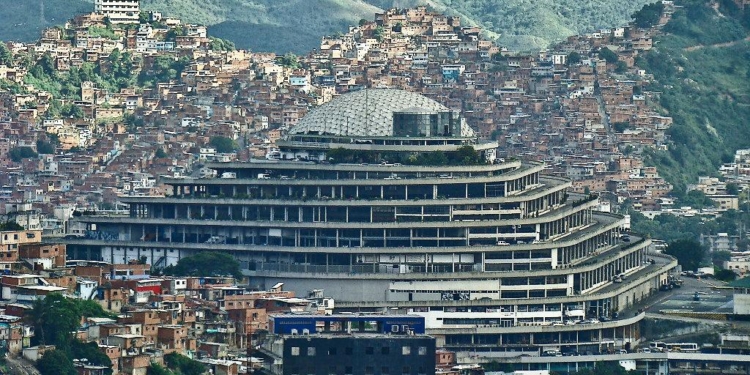 El Helicoide rompe con el estereotipo de las prisiones del Sebin / Foto: WC