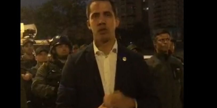 A la derecha de la foto aparece Leopoldo López, ahora en libertad / Foto: Captura @jguaido