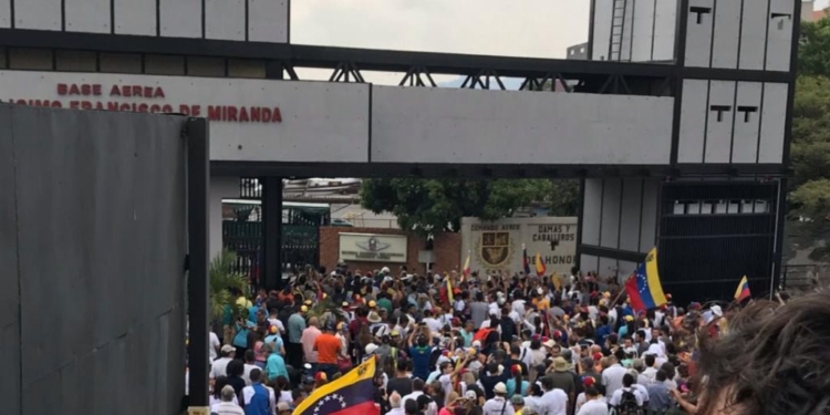 El punto de concentración es la base aérea La Carlota / Foto: Alejandro Castillo