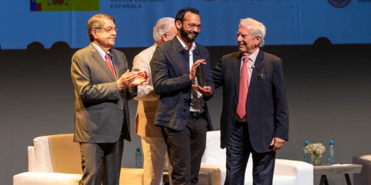 La novela de Rodrigo Blanco Calderón se inspira en una Caracas apocalíptica / Foto: Bienal Vargas Llosa