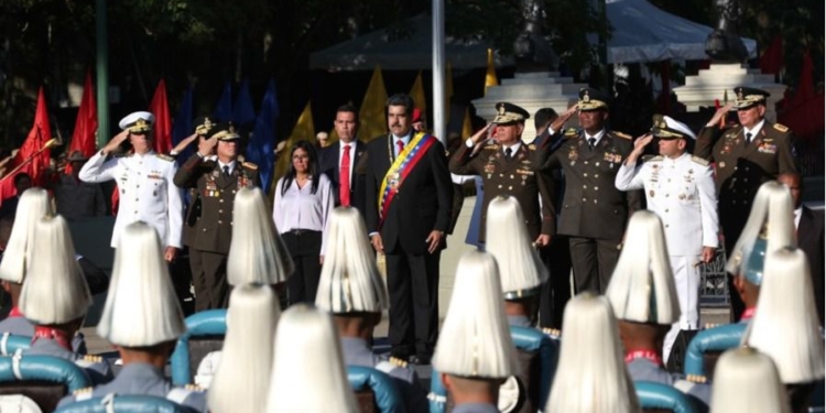 Maduro y militares