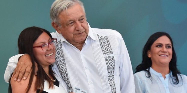 Krauze dice que López Obrador concede becas a cambio de obediencia política / Foto: AMLO