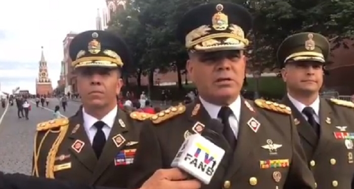 El general Padrino López habla de diálogo y fuerza militar / Foto: Prensa FANB