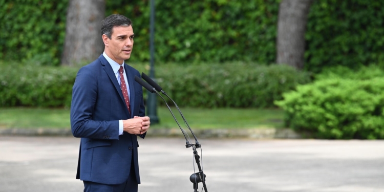 El Gobierno español, presidido por Pedro Sánchez, ha aprobado más de 11.000 permisos de residencia para venezolanos en los últimos dos meses. / Foto: Palacio de la Moncloa