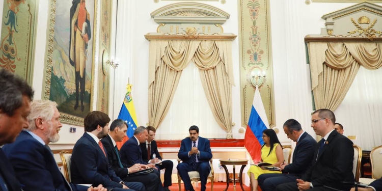 Maduro recibió al viceprimer ministro ruso por todo lo alto / Foto: Prensa Presidencial