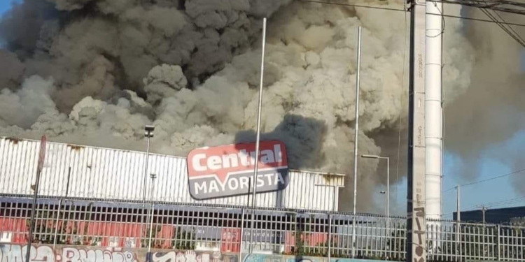 En Chile las protestas están dañando la infraestructura / Foto: Bomberos de Chile