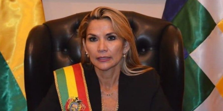 El decreto que firmó Jeanine Áñez está siendo criticado por todos / Foto: Presidencia Bolivia