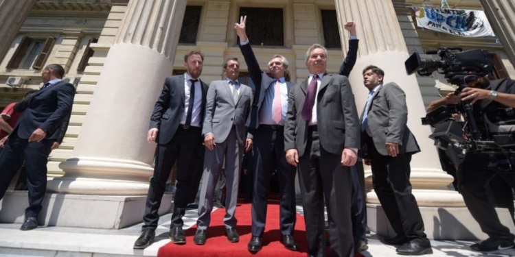 Felipe Solá se ha reunido con el candidato de Maduro y con el de Perú / Foto: Cancillería Argentina