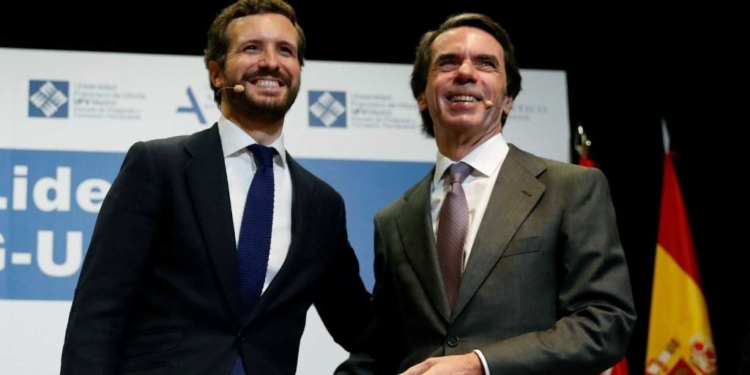 Casado y Aznar son muy críticos con la postura de Sánchez hacia Venezuela / Foto: PP