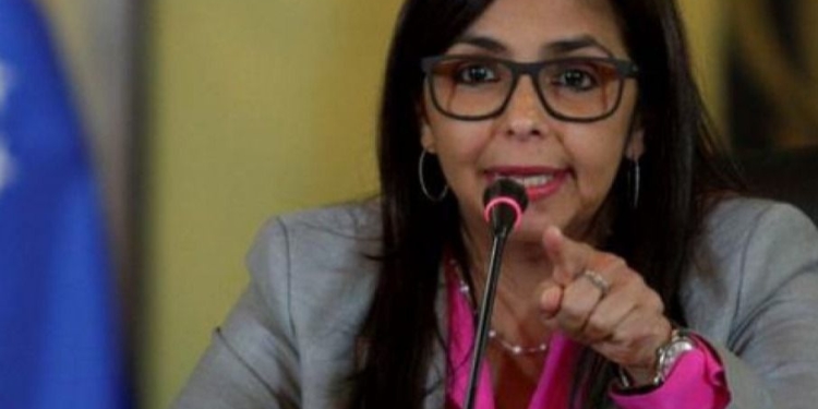 Ni el carácter de Delcy Rodríguez pudo con las sanciones / Foto: PSUV