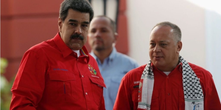 Cabello y Maduro destacan el problema de las sanciones en tres vías / Foto: PSUV