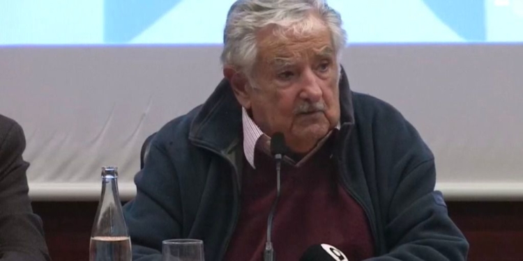 Si se sientan a negociar, habrá solución, dice Mujica / Foto: Captura YouTube