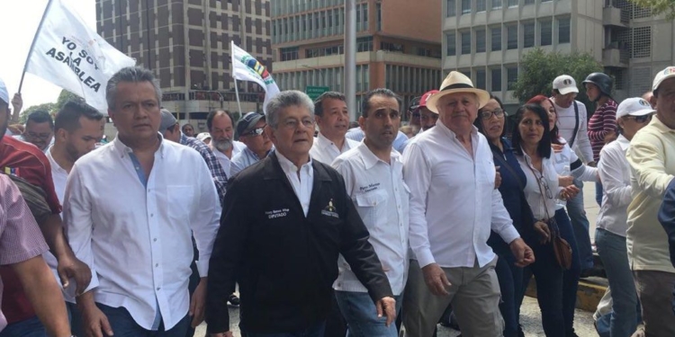 Ramos Allup inicia el debate de las parlamentarias en el núcleo de Guaidó / Foto: Acción Democrática