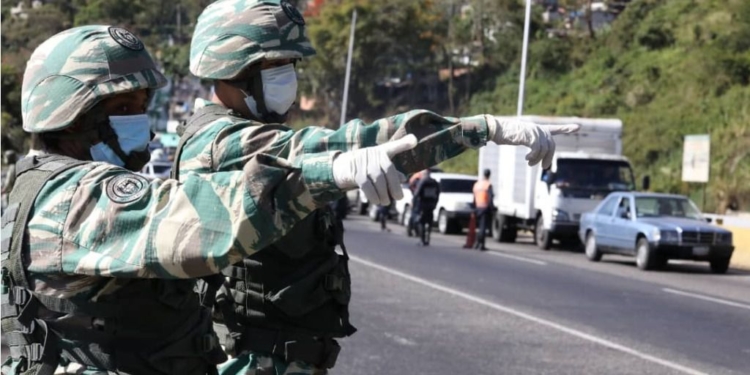 Se le acaba el negocio del contrabando de gasolina a los militares / Foto: FANB