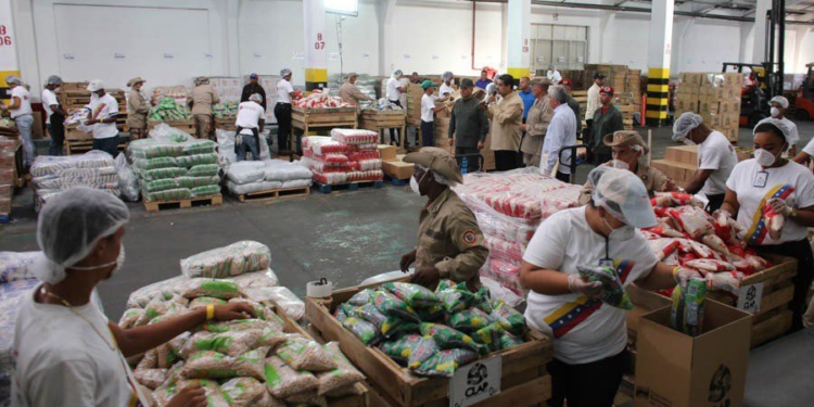 Los más pobres dependen del programa de alimentos subsidiados / Foto: CLAP