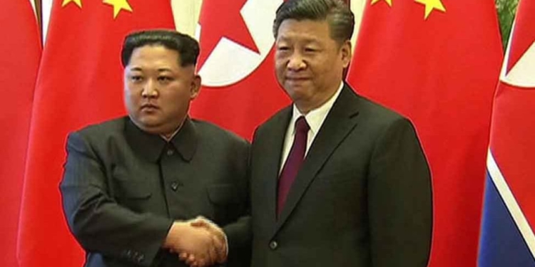 ¿Xi protege o alerta a Kim? Foto: Captura