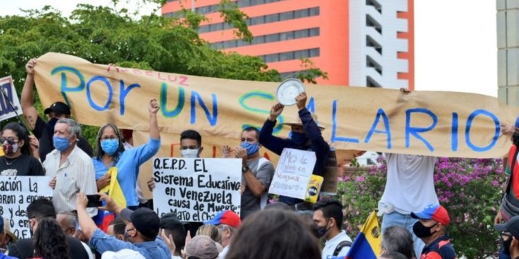 Los maestros dieron una contundente demostración de desobediencia civil / Foto: CCN