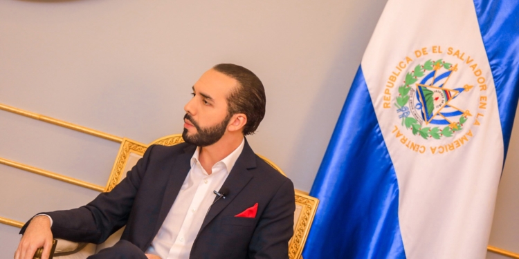 El presidente de El Salvador también usa Twitter para criticar a los jueces / Foto: Twitter @nayibbukele