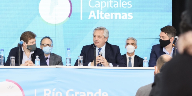 Alberto Fernández no será el primer argentino en recibir la vacuna Sputnik V / Foto: @alferdez