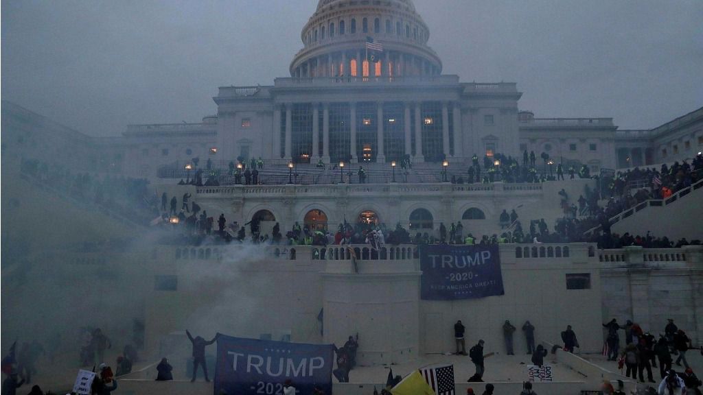 El asalto al Capitolio es un hecho insólito en EEUU / Foto: Captura Twitter