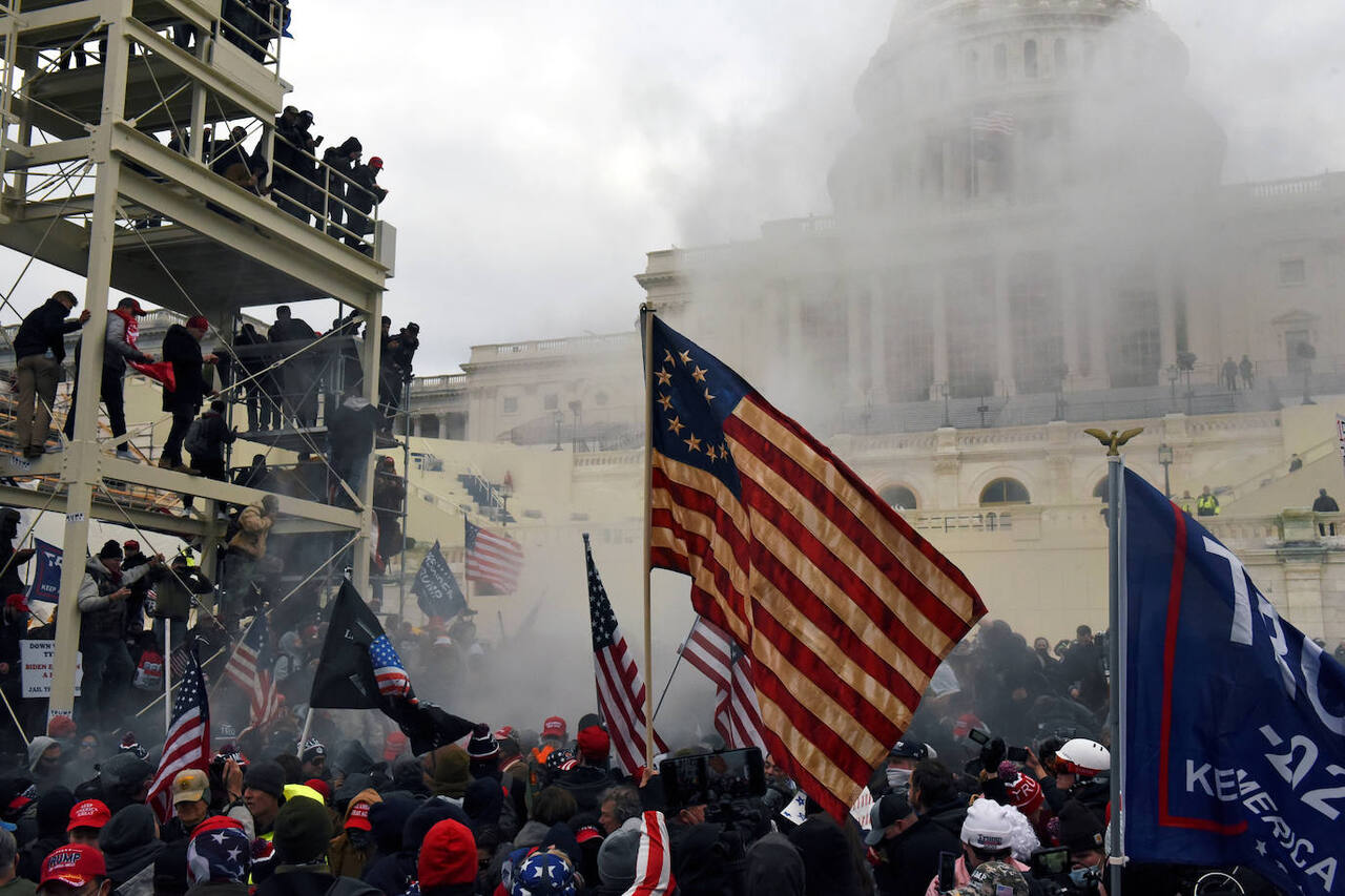 El asalto al Capitolio es la consecuencia del fallo de una imperfecta democracia / Foto: Captura Twitter