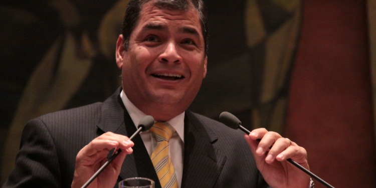 El proyecto de Rafael Correa es mandar por medio de otro / Foto: ANE