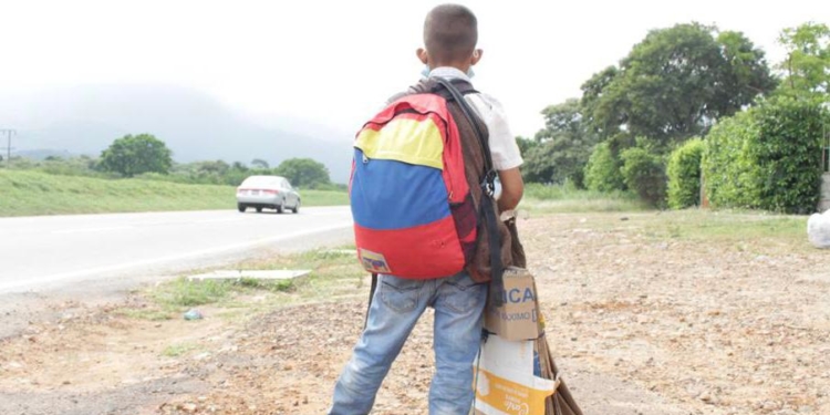 Los riesgos acechan a los menores venezolanos que emigran sin acompañantes.