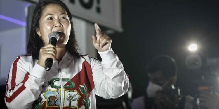 Fujimori no reconoce su derrota y denuncia "fraude electoral" en Perú.