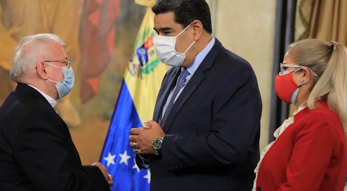 El Nuncio se despidió de Venezuela tras ser transferido por el Vaticano.Foto: Prensa Miraflores