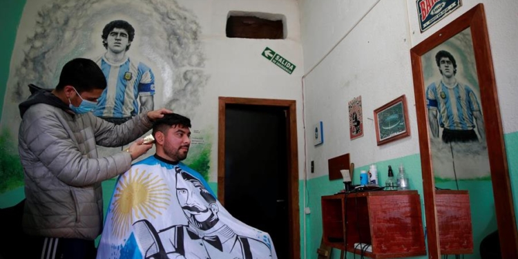 Fotografía de un mural dentro deuna peluquería en el barrio Lomas de Marilo, el 21 de julio de 2021 en la localidad de Bella Vista en la provincia de Buenos Aires. Demian Alday Estevez / EFE.