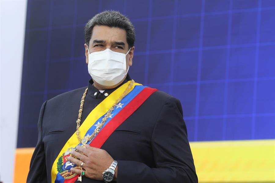 Fotografía cedida por Prensa Miraflores del presidente de Venezuela, Nicolás Maduro, en un acto conmemorativo por el día de la independencia, el 5 de julio de 2021, en Caracas (Venezuela).