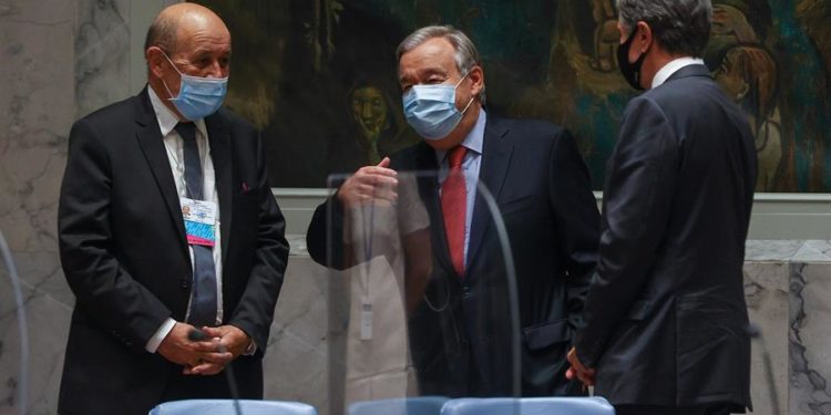 El secretario general de la ONU, Antonio Guterres (c) / Ministerio de exteriores ruso / EFE / EPA.