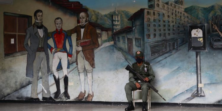 Chavistas impiden, bate en mano, la instalación de un centro de votación