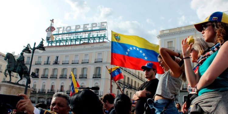 Baja el número de venezolanos en España