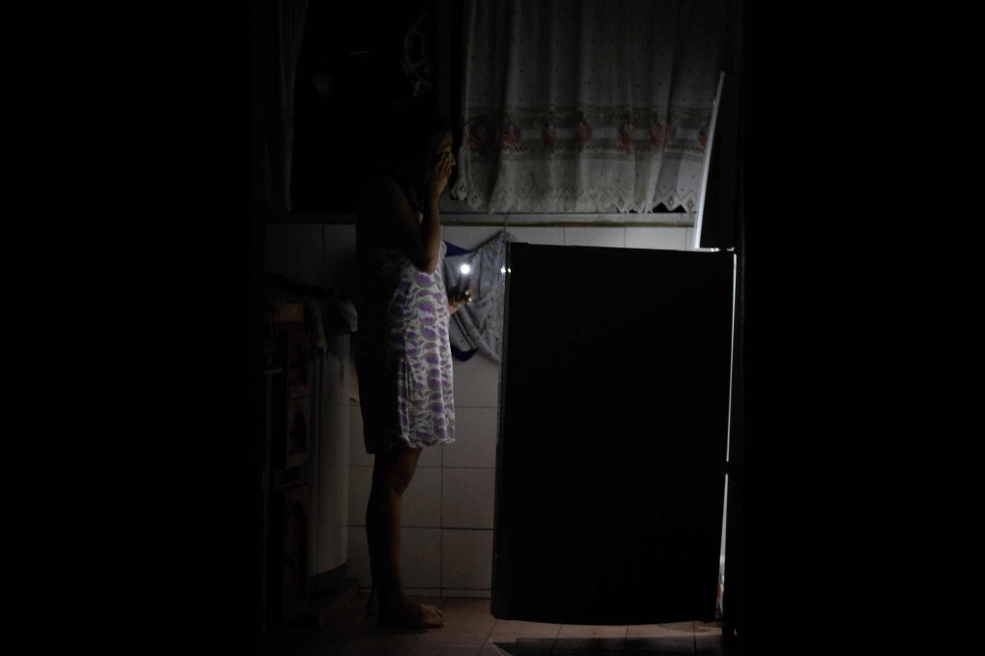 Un apagón deja sin luz al menos 16 estados de Venezuela