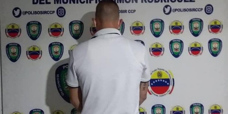 Detienen al futbolista venezolano que agredió, arma en mano, a un vigilante sexagenario