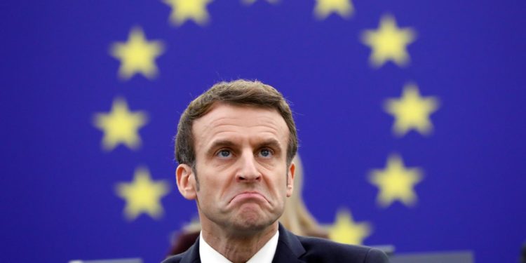 Macron propone incluir el aborto en la Carta UE de Derechos Fundamentales