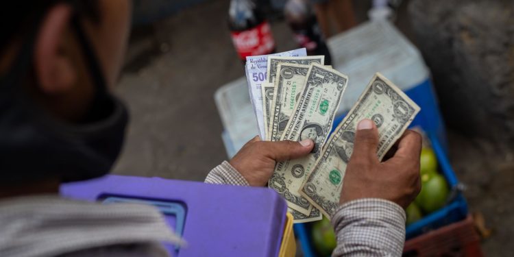 Las huellas de la hiperinflación siguen pisando a los venezolanos