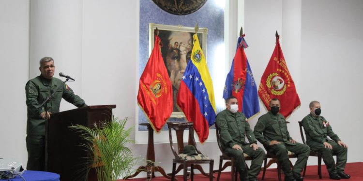 Ministro de Defensa venezolano ve que OTAN se proyecta con Colombia como peón