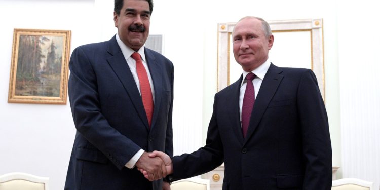 Rusia y Venezuela acuerdan "intensificar los contactos" en medio de la crisis con Ucrania