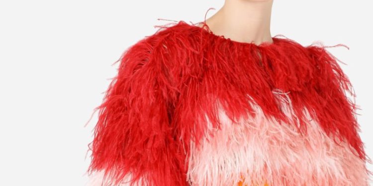 Abrigo con plumas de avestruz. Dolce Gabbana