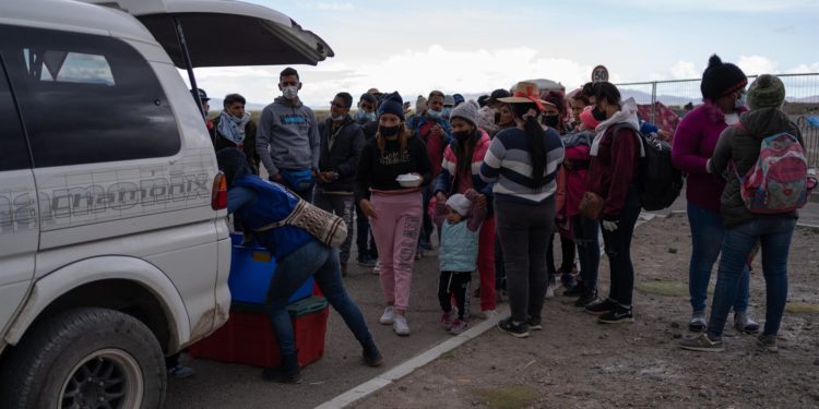 En fotos: Las duras condiciones de los migrantes venezolanos en el norte de Chile
