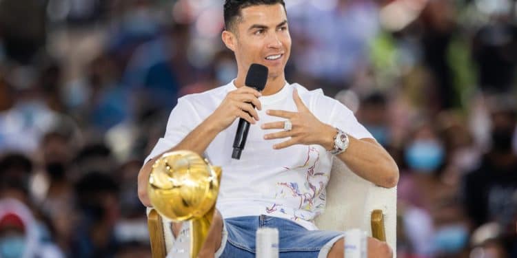 Ronaldo lanza un nuevo perfume, Origins