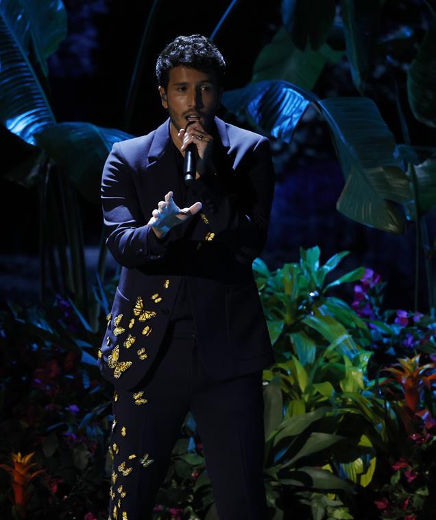  Orgullo latinoamericano: Sebastián Yatra brilla en los Óscars con su interpretación de "Dos oruguitas" (+fotos y video)