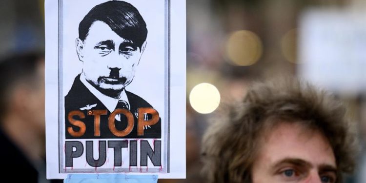 Las extremas medidas para proteger a un paranoico Putin: Guardaespaldas, catadores y caravanas masivas