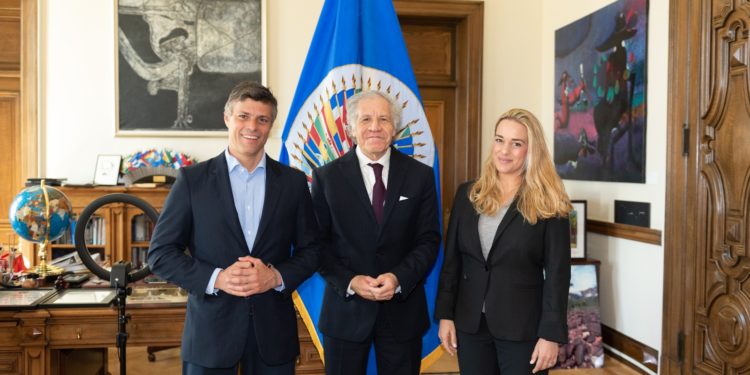 La imagen: Leopoldo López y Lilian Tintori discutieron con Almagro la crisis de Venezuela