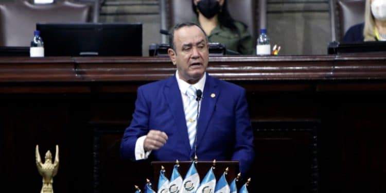 Guatemala afirma que el 95 % de aviones con droga proceden de Venezuela