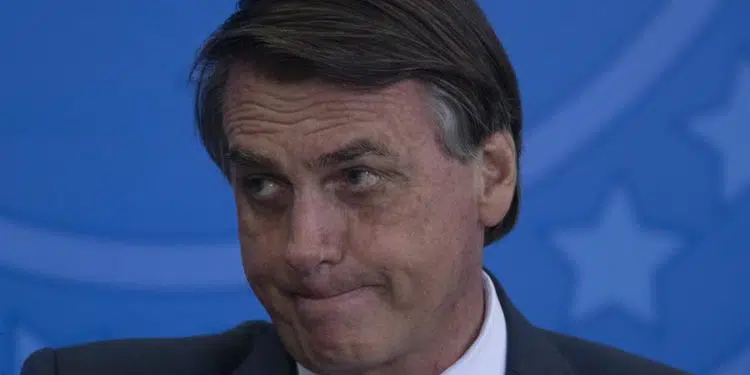 Bolsonaro se excusa en guerra para impulsar minería en reservas de Amazonía